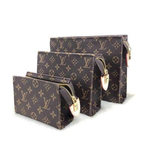 toilettas louis vuitton|louis vuitton toiletry pouch.